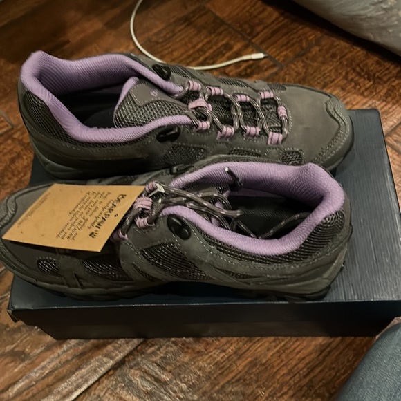 Bearpaw - Picture 4 of 4